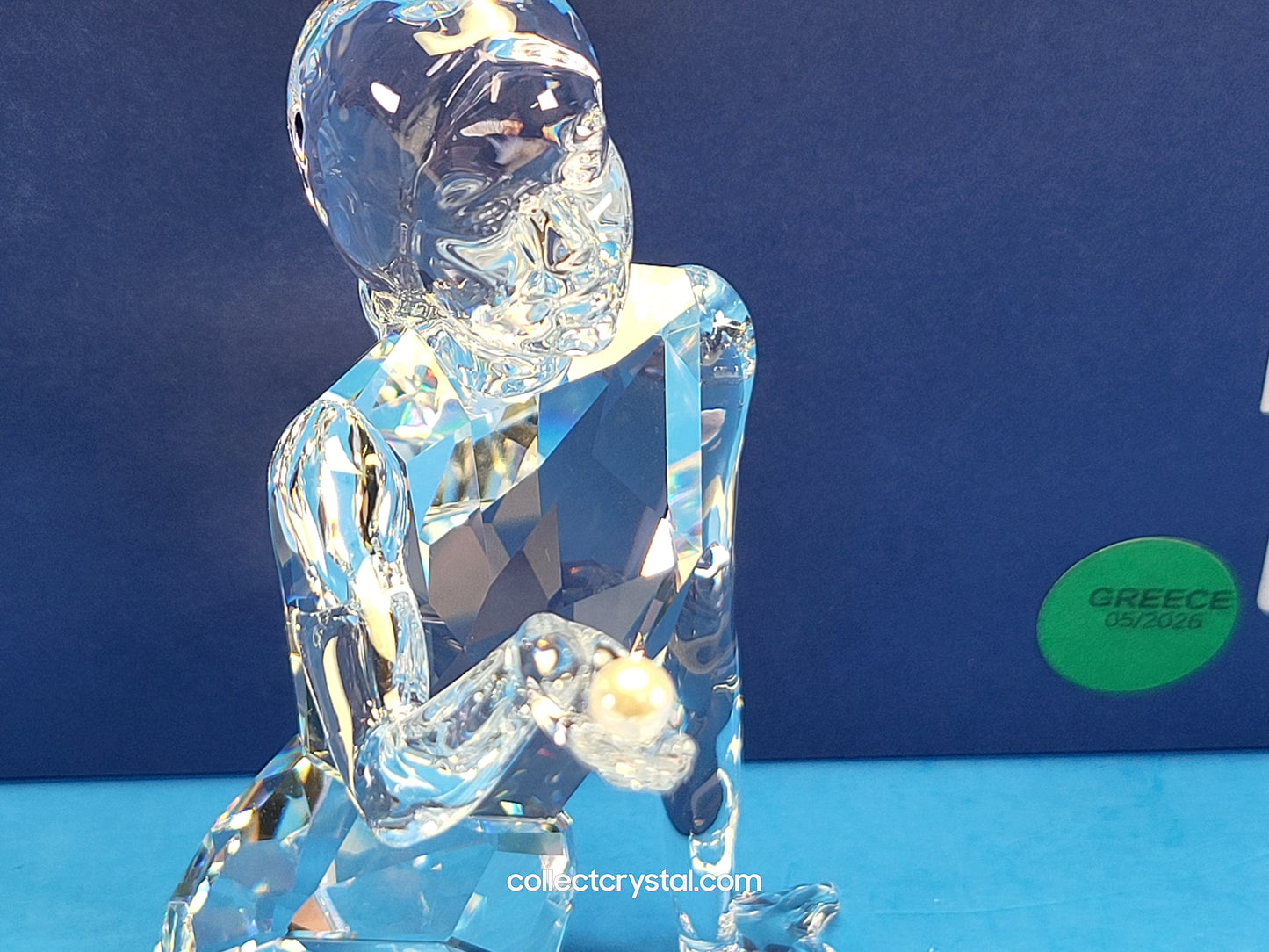 Mermaid holding pearl MIB # 827603