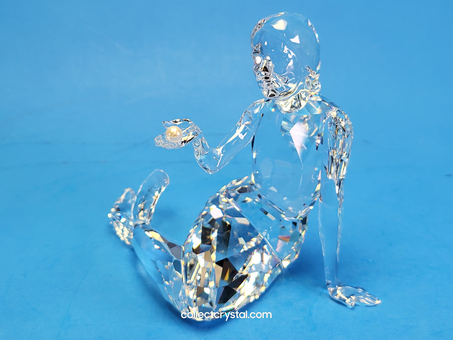 Mermaid holding pearl MIB # 827603