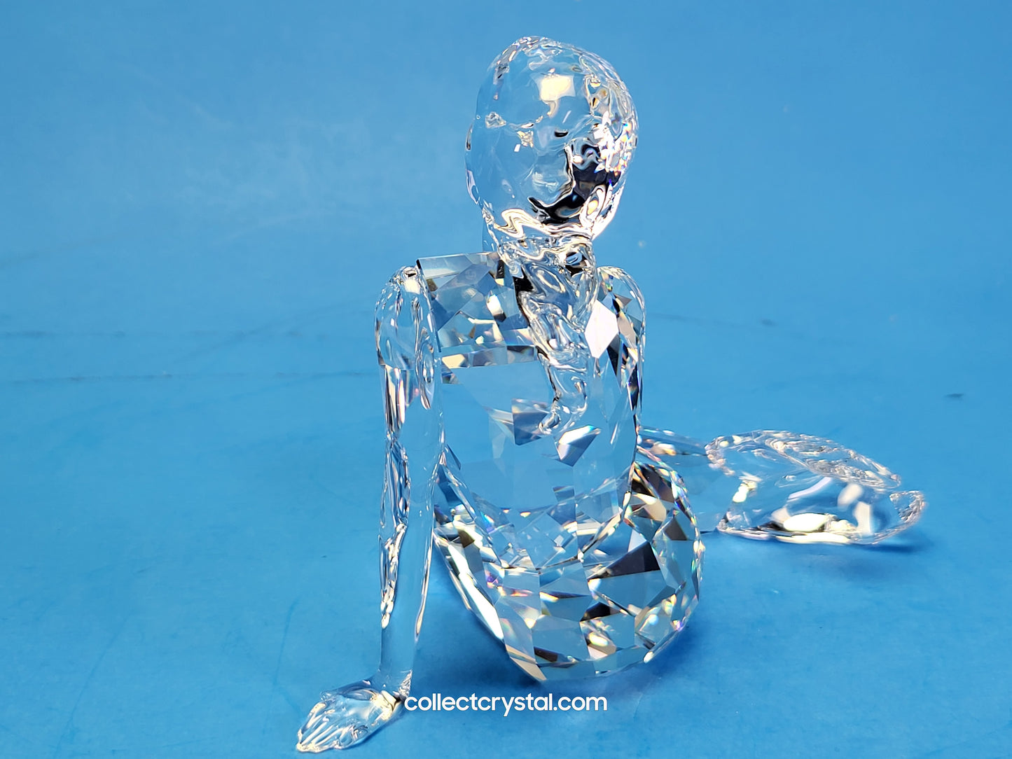 Mermaid holding pearl MIB # 827603