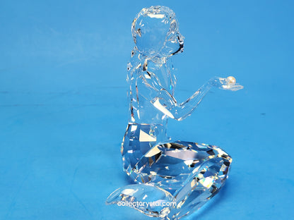 Mermaid holding pearl MIB # 827603