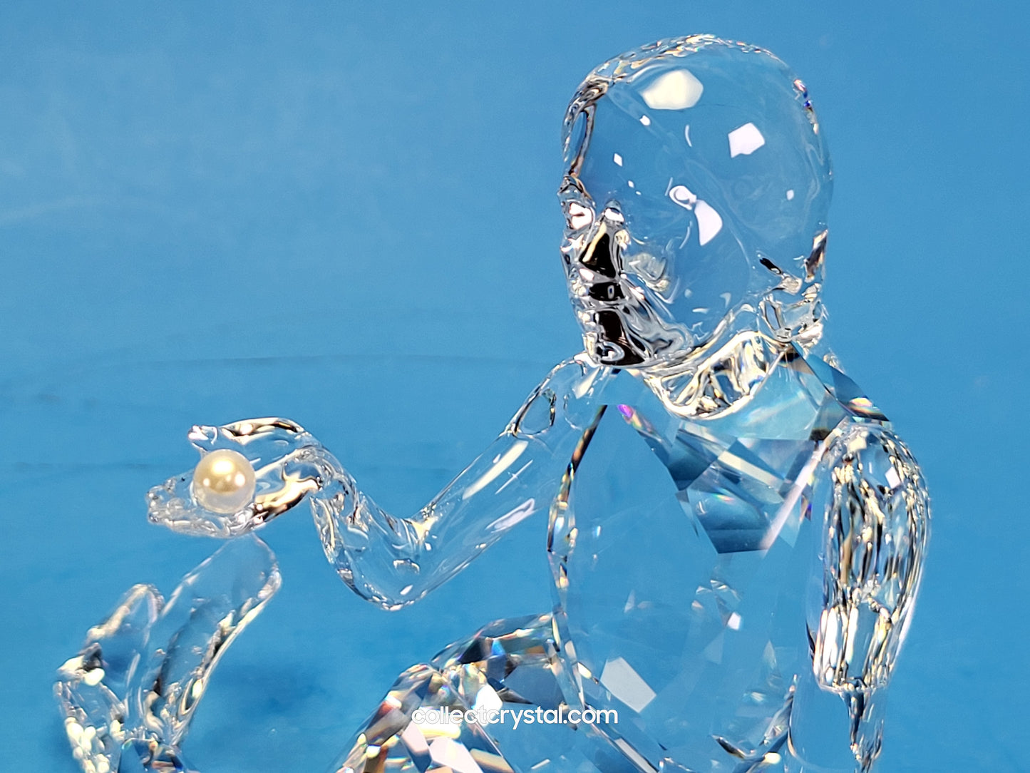 Mermaid holding pearl MIB # 827603