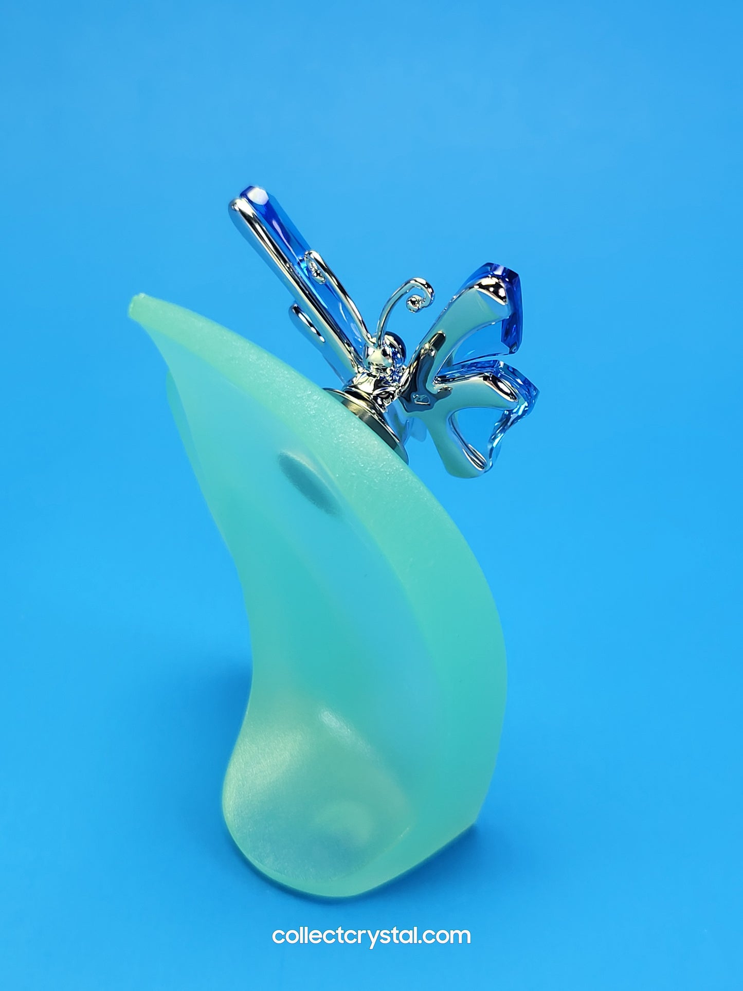 PARADISE BUGS OBJECT –ANSINA LIGHT SAPPHIRE BUTTERFLY & Leaf # 719183