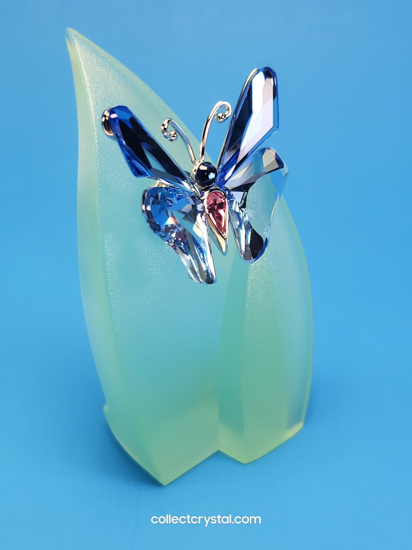 PARADISE BUGS OBJECT –ANSINA LIGHT SAPPHIRE BUTTERFLY & Leaf # 719183