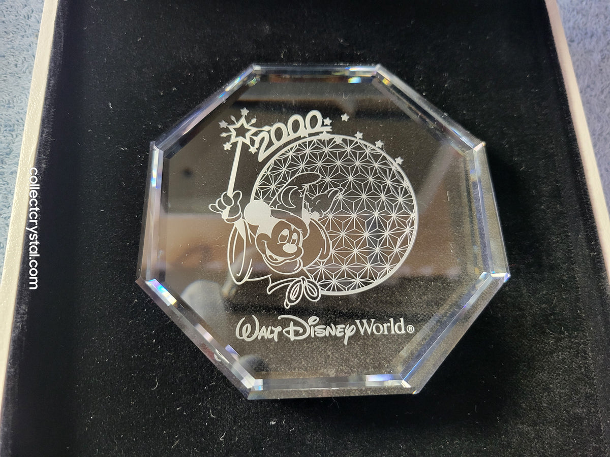Arribas DISNEY World Paperweight / palque 2000 Millennium LE 4500 mib