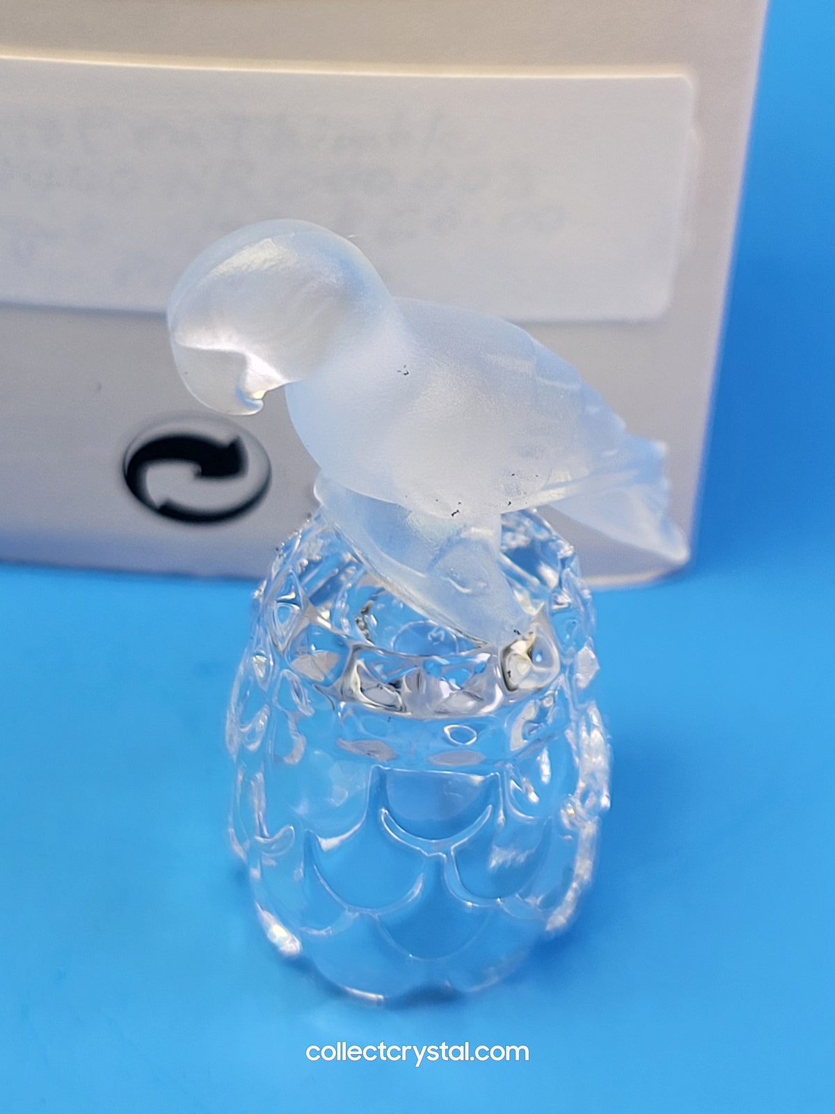 PARROT on Thimble Base #  012007 OR 9440 000 003 Bird - Crystal Colors
