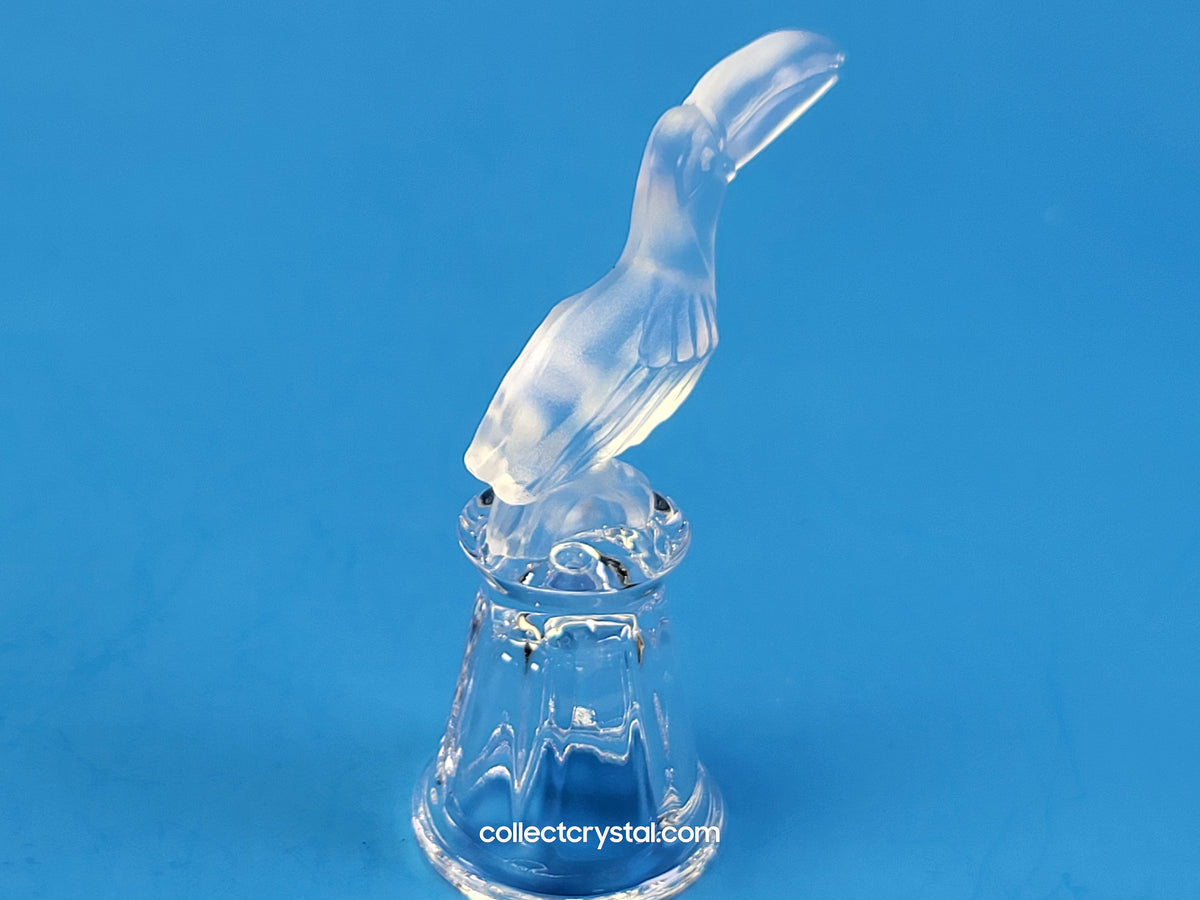 TOUCAN on Thimble Base # 9440 000 004  Parrot Bird - Crystal Colors