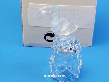 TOUCAN on Thimble Base #  012007 Parrot Bird - Crystal Colors