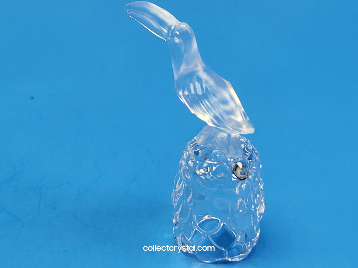 TOUCAN on Thimble Base #  012007 Parrot Bird - Crystal Colors