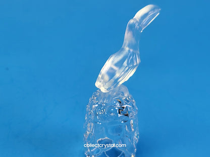 TOUCAN on Thimble Base #  012007 Parrot Bird - Crystal Colors