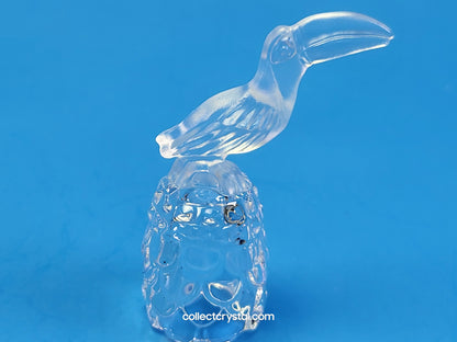 TOUCAN on Thimble Base #  012007 Parrot Bird - Crystal Colors