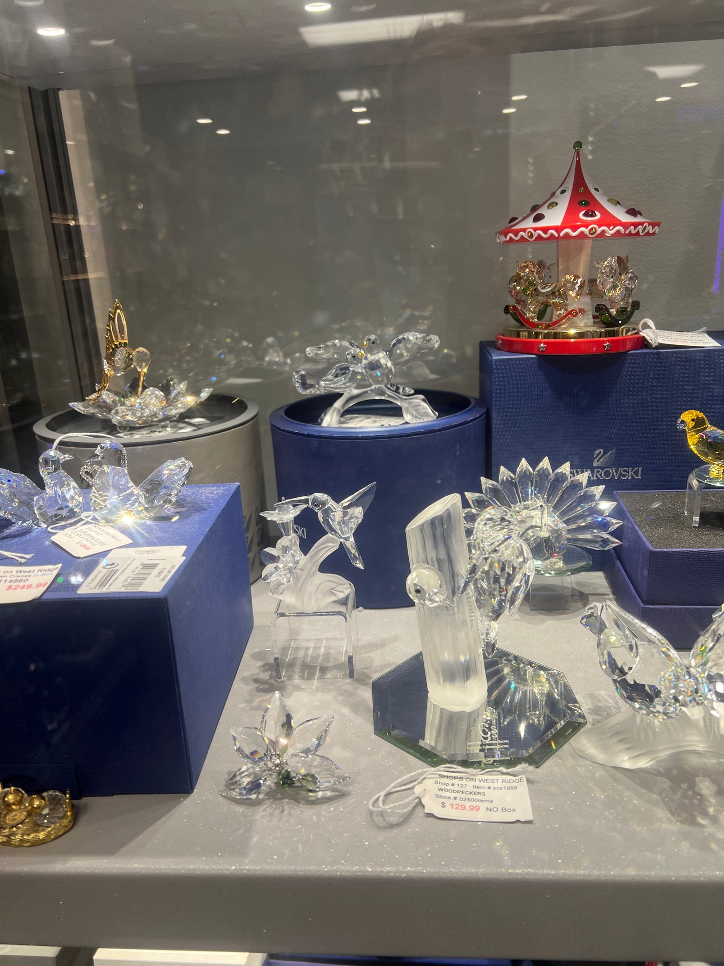 HOLIDAY CHEERS – CAROUSEL 5634031 NO BOX