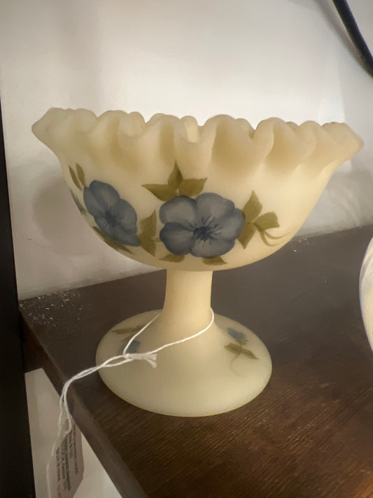 Fenton cameo dogwood
