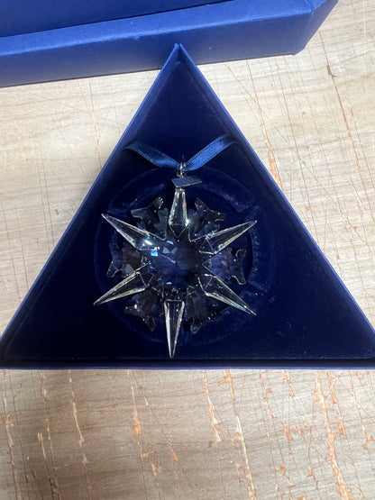 2002 Annual Christmas  Ornament 288802