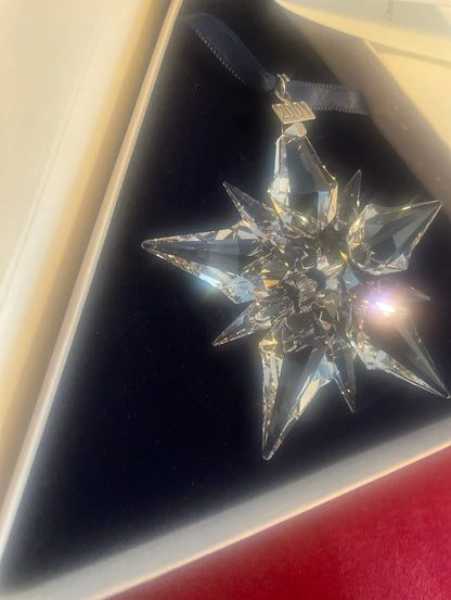 2001 Annual CHRISTMAS ORNAMENT 267941