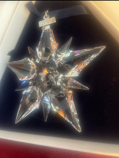 2001 Annual CHRISTMAS ORNAMENT 267941