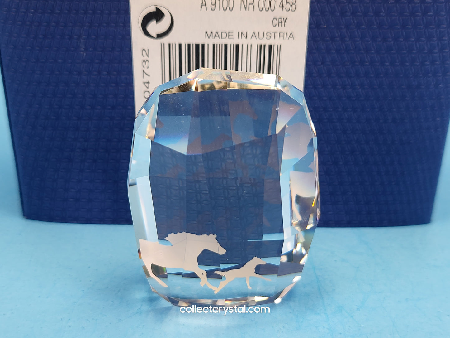 Esperanza 2014 JOINING/RENEWAL GIFT – HORSES PAPERWEIGHT 5004732