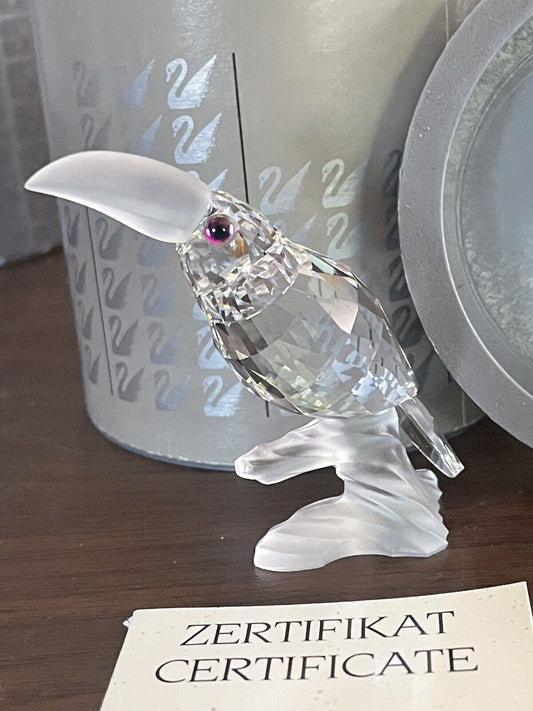 Bird Toucan Parrot Figurine 7621 002 with Frosted Beak